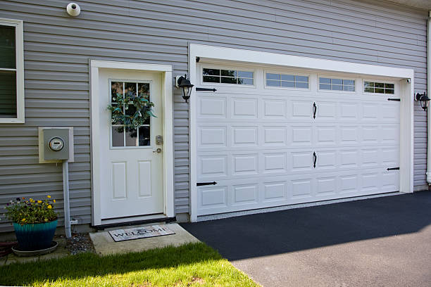 24/7 Emergency Garage Door Panel Replacement experts in Vicksburg, MS